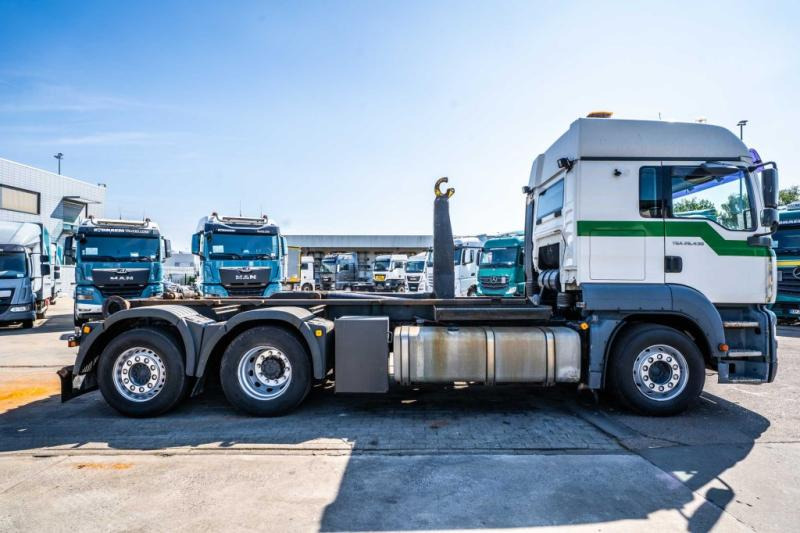 MAN TGA 26.430 LL - Hook lift truck: picture 3 MAN TGA 26.430 LL - Hook lift truck: picture 3