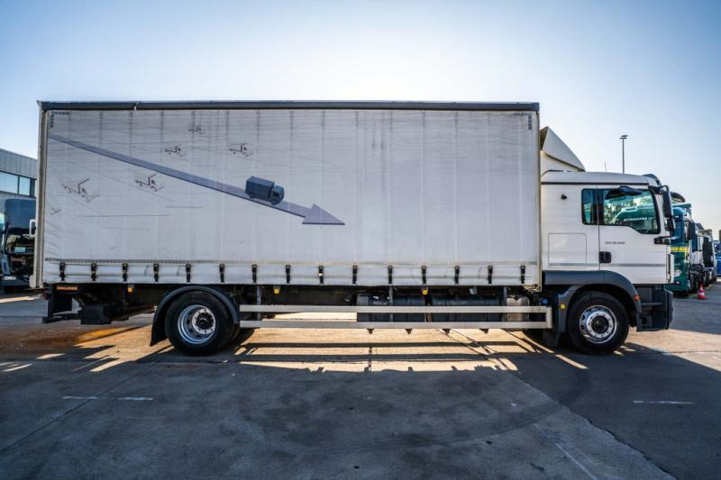 MAN TGM 18.340 BL+DHOLLANDIA - Curtainsider truck: picture 3 MAN TGM 18.340 BL+DHOLLANDIA - Curtainsider truck: picture 3