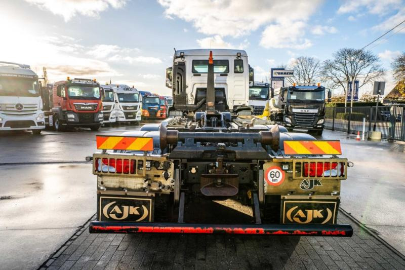 MAN TGS 33.470 BL - 64 456 KM - Hook lift truck: picture 5 MAN TGS 33.470 BL - 64 456 KM - Hook lift truck: picture 5