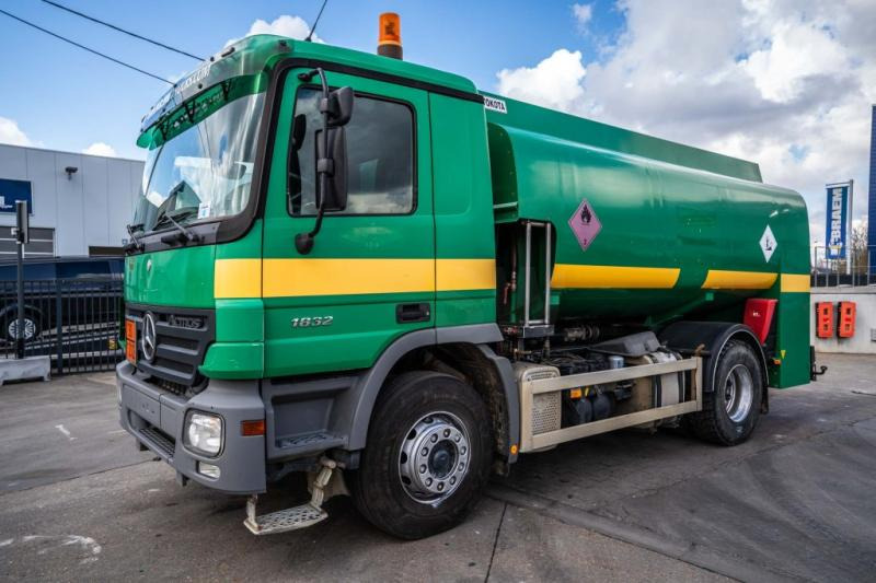 Mercedes ACTROS 1832 +12.000 L/3 comp. - Tank truck: picture 1 Mercedes ACTROS 1832 +12.000 L/3 comp. - Tank truck: picture 1