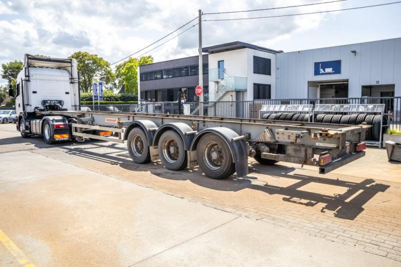 Fruehauf CONTAINERCHASSIS 40' - Semi-trailer: picture 1 Fruehauf CONTAINERCHASSIS 40' - Semi-trailer: picture 1