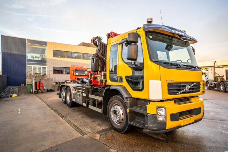 Volvo FE 280-E5 + FASSI 190A24 -178.129 KM - Hook lift truck, Crane truck: picture 2 Volvo FE 280-E5 + FASSI 190A24 -178.129 KM - Hook lift truck, Crane truck: picture 2