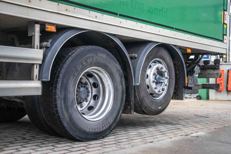 Box truck Volvo FE 300-6x2: picture 7