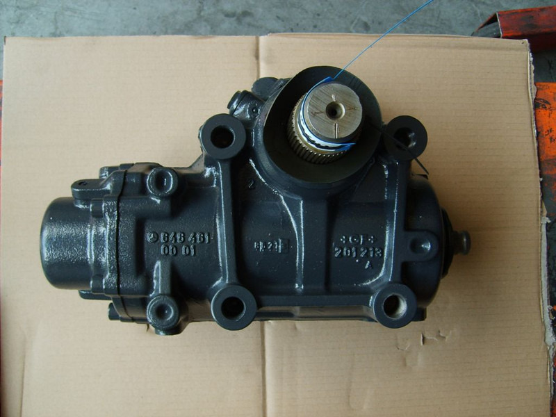 Mercedes-Benz LS8 A6464602000/70 / 646460200/6464600400/646460040080 - Steering gear for Truck: picture 2 Mercedes-Benz LS8 A6464602000/70 / 646460200/6464600400/646460040080 - Steering gear for Truck: picture 2