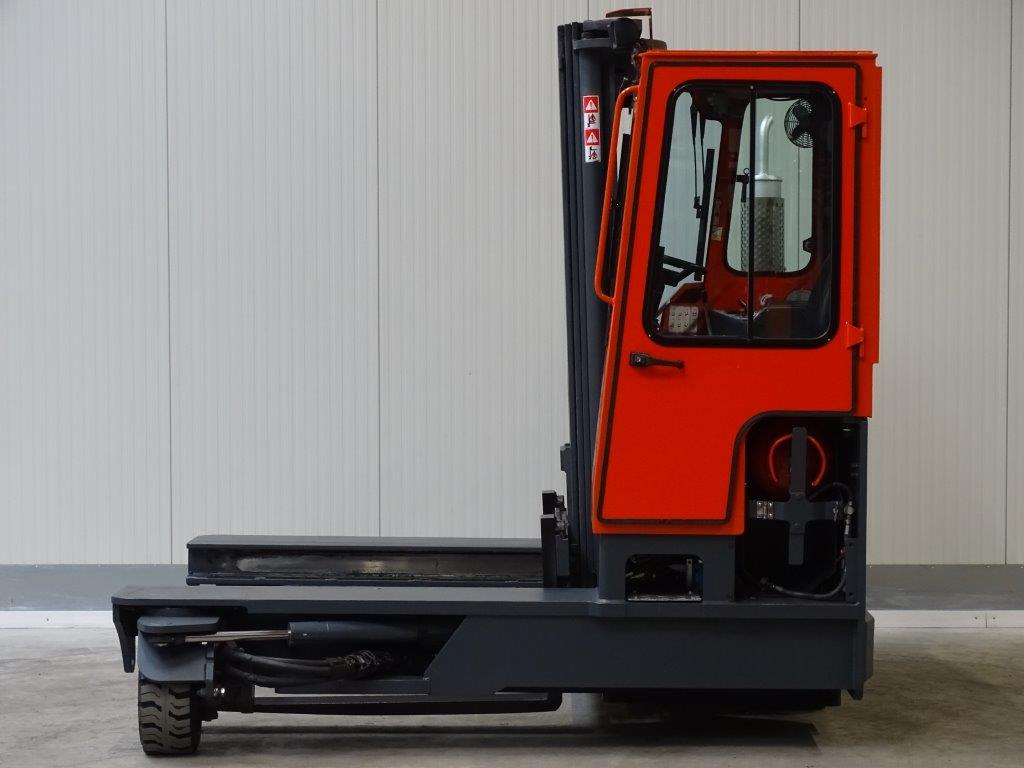 Combilift C5000L - TRIPLEX - 4-way reach truck: picture 1 Combilift C5000L - TRIPLEX - 4-way reach truck: picture 1