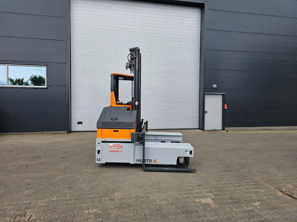 Hubtex DQ30-E - TRIPLEX - 4-way reach truck: picture 4 Hubtex DQ30-E - TRIPLEX - 4-way reach truck: picture 4