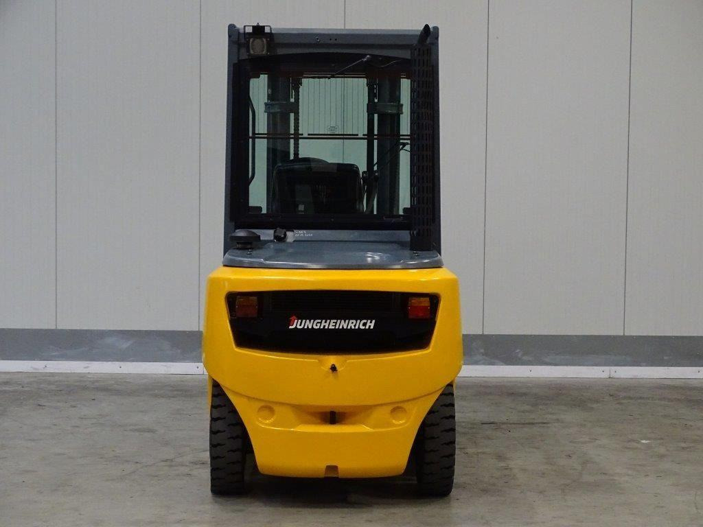 Jungheinrich DFG430 - Diesel forklift: picture 4 Jungheinrich DFG430 - Diesel forklift: picture 4