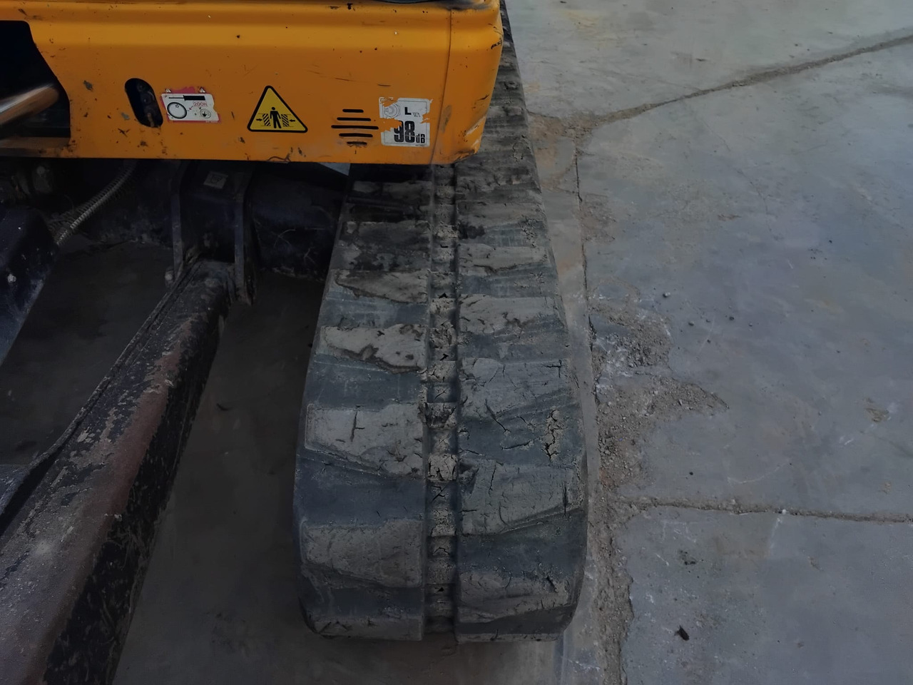 Mini excavator JCB 85Z: picture 15