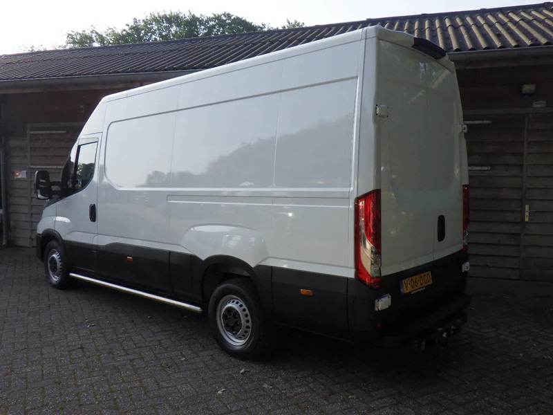 Iveco Daily 35S14 L2/H2 Hi Matic Automaat / Trekhaak - Panel van: picture 4 Iveco Daily 35S14 L2/H2 Hi Matic Automaat / Trekhaak - Panel van: picture 4