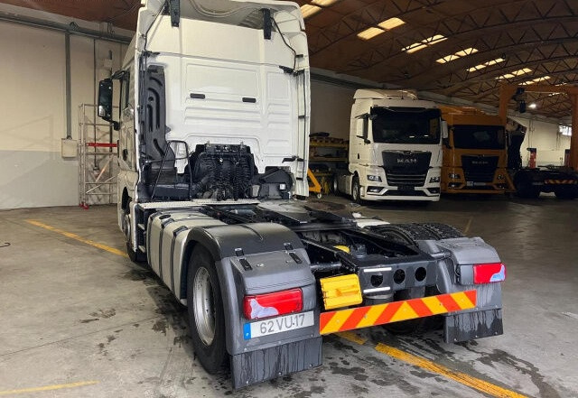 MAN TGX 18.500 4X2 BLS - Tractor unit: picture 4 MAN TGX 18.500 4X2 BLS - Tractor unit: picture 4