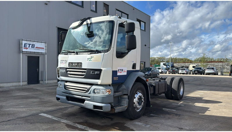 DAF 55 LF 250 (MANUAL GEARBOX / BOITE MANUELLE) - Cab chassis truck: picture 1 DAF 55 LF 250 (MANUAL GEARBOX / BOITE MANUELLE) - Cab chassis truck: picture 1