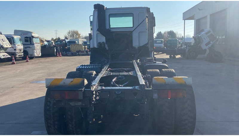 DAF CF 85.380 (EURO 3 / MANUAL GEARBOX / BOITE MANUELLE / BIG HUB / GRAND PONT / LAMES) - Cab chassis truck: picture 5 DAF CF 85.380 (EURO 3 / MANUAL GEARBOX / BOITE MANUELLE / BIG HUB / GRAND PONT / LAMES) - Cab chassis truck: picture 5