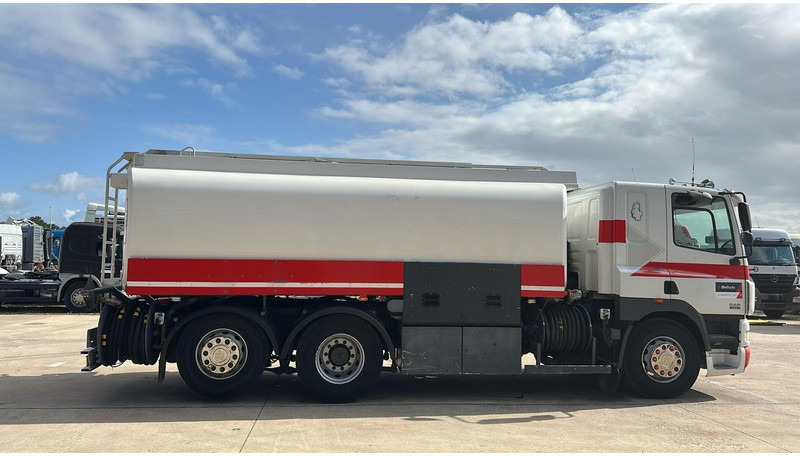 DAF CF 85.430 (20270 LITERS / EURO 3 / TOP CONDITION !!! / PARFAIT ETAT / 6X2 / BOITE MANUELLE) - Tank truck: picture 4 DAF CF 85.430 (20270 LITERS / EURO 3 / TOP CONDITION !!! / PARFAIT ETAT / 6X2 / BOITE MANUELLE) - Tank truck: picture 4
