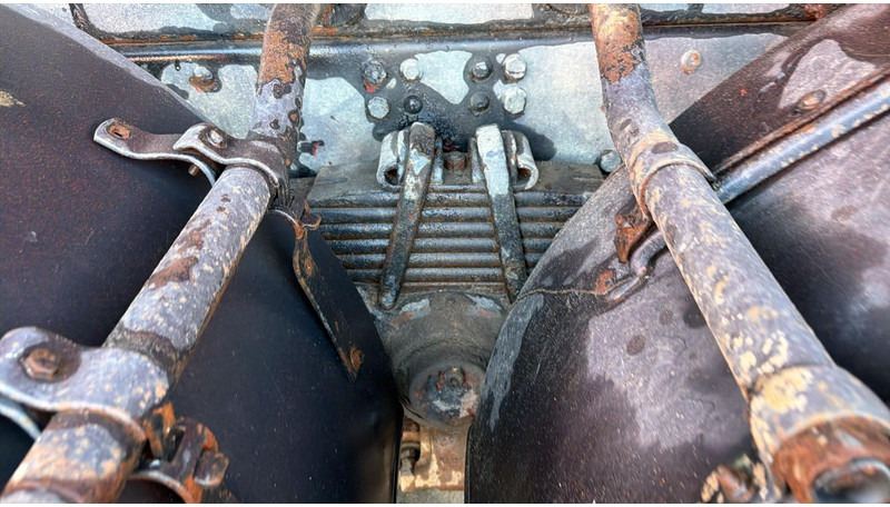 Iveco Eurotrakker 260 E 34 (POMPE MANUELLE / MANUAL PUMP / LAMES / GRAND PONT / BOITE MANUELLE) on lease Iveco Eurotrakker 260 E 34 (POMPE MANUELLE / MANUAL PUMP / LAMES / GRAND PONT / BOITE MANUELLE): picture 11