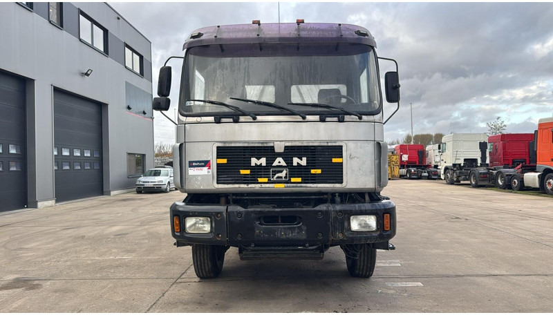MAN 26.372 (MANUAL PUMP / POMPE MANUELLE / LAMES / GRAND PONT / STEEL SUSP. / 6 CYLINDER) - Tipper: picture 2 MAN 26.372 (MANUAL PUMP / POMPE MANUELLE / LAMES / GRAND PONT / STEEL SUSP. / 6 CYLINDER) - Tipper: picture 2
