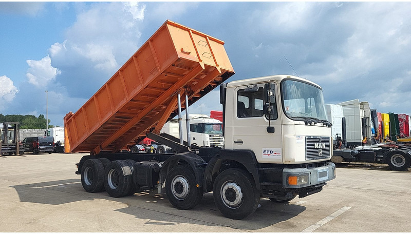 MAN 32.372 (BIG AXLE / STEEL SUSPENSION / MANUAL PUMP / 6 CYLINDER) - Tipper: picture 2 MAN 32.372 (BIG AXLE / STEEL SUSPENSION / MANUAL PUMP / 6 CYLINDER) - Tipper: picture 2