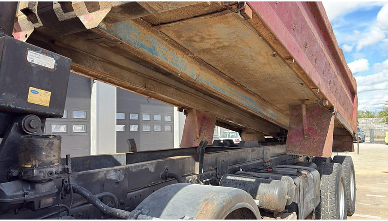 Tipper MAN 35.372 (MANUAL PUMP / 6 CYLINDER / BIG AXLE / STEEL SUSP.): picture 17 Tipper MAN 35.372 (MANUAL PUMP / 6 CYLINDER / BIG AXLE / STEEL SUSP.): picture 17