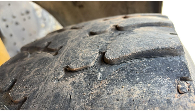 Tipper MAN 35.372 (MANUAL PUMP / 6 CYLINDER / BIG AXLE / STEEL SUSP.): picture 15 Tipper MAN 35.372 (MANUAL PUMP / 6 CYLINDER / BIG AXLE / STEEL SUSP.): picture 15