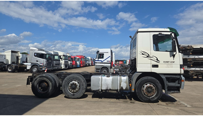 Mercedes-Benz Actros 2540 (DEVANT LAMES / V6 / EPS / 3 PEDALES / 6X2 / GRANT PONT) - Cab chassis truck: picture 3 Mercedes-Benz Actros 2540 (DEVANT LAMES / V6 / EPS / 3 PEDALES / 6X2 / GRANT PONT) - Cab chassis truck: picture 3