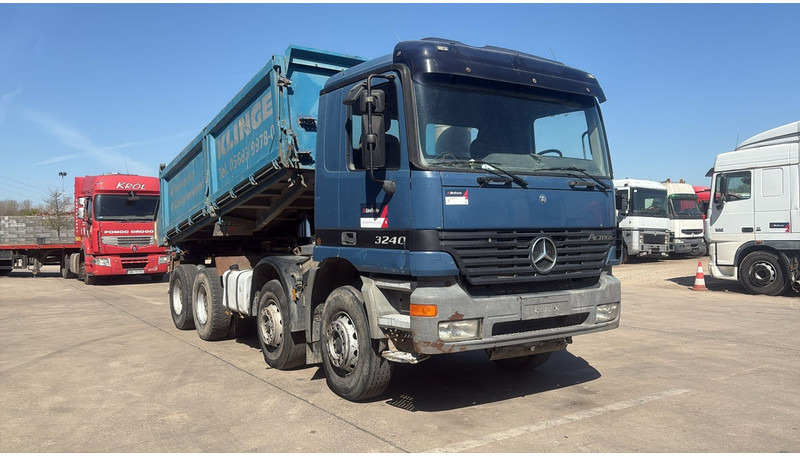 Mercedes-Benz Actros 3240 (LAMES / GRAND PONT / EURO 2 / V6 / TRES PROPRE) - Tipper: picture 3 Mercedes-Benz Actros 3240 (LAMES / GRAND PONT / EURO 2 / V6 / TRES PROPRE) - Tipper: picture 3