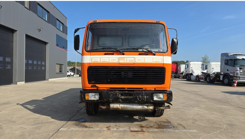 Mercedes-Benz SK 1619 (12.400L / GERMAN TRUCK / CAMION ALLEMAGNE / LAMES / GRAND PONT / V6) - Tank truck: picture 2 Mercedes-Benz SK 1619 (12.400L / GERMAN TRUCK / CAMION ALLEMAGNE / LAMES / GRAND PONT / V6) - Tank truck: picture 2