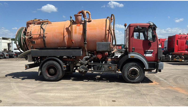 Mercedes-Benz SK 1824 (11.000 L VACUUM / HYDROCUREUR / V6 / BOITE MANUELLE) - Vacuum truck: picture 3 Mercedes-Benz SK 1824 (11.000 L VACUUM / HYDROCUREUR / V6 / BOITE MANUELLE) - Vacuum truck: picture 3