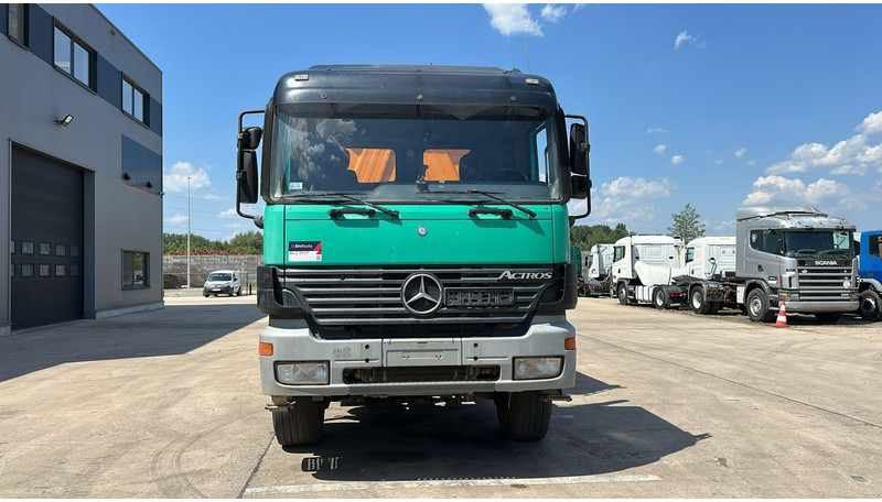 Mercedes-Benz actros 3340 (EPS / 6X6 / 3 PEDALES / LAMES / GRAND PONT / BIG AXLE / TRES PROPRE) - Tipper: picture 2 Mercedes-Benz actros 3340 (EPS / 6X6 / 3 PEDALES / LAMES / GRAND PONT / BIG AXLE / TRES PROPRE) - Tipper: picture 2