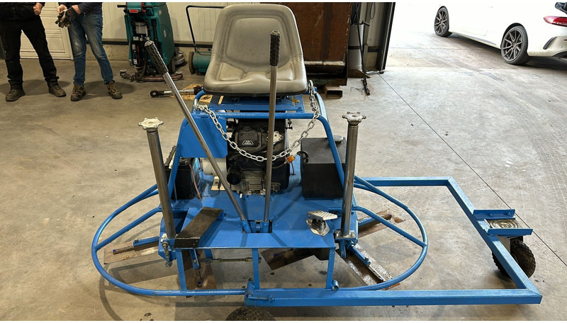 OHV BELGIAN MACHINE (BELGIAN MACHINE / GOOD CONDITION) - Power trowel: picture 5 OHV BELGIAN MACHINE (BELGIAN MACHINE / GOOD CONDITION) - Power trowel: picture 5