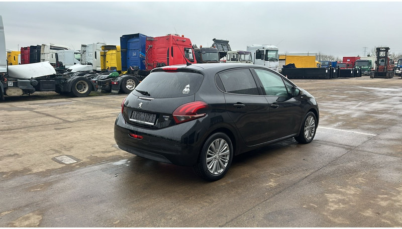 Peugeot 208 (BELGIAN CAR / AIRCO / 5 DOORS / PETROL) - Car: picture 5 Peugeot 208 (BELGIAN CAR / AIRCO / 5 DOORS / PETROL) - Car: picture 5