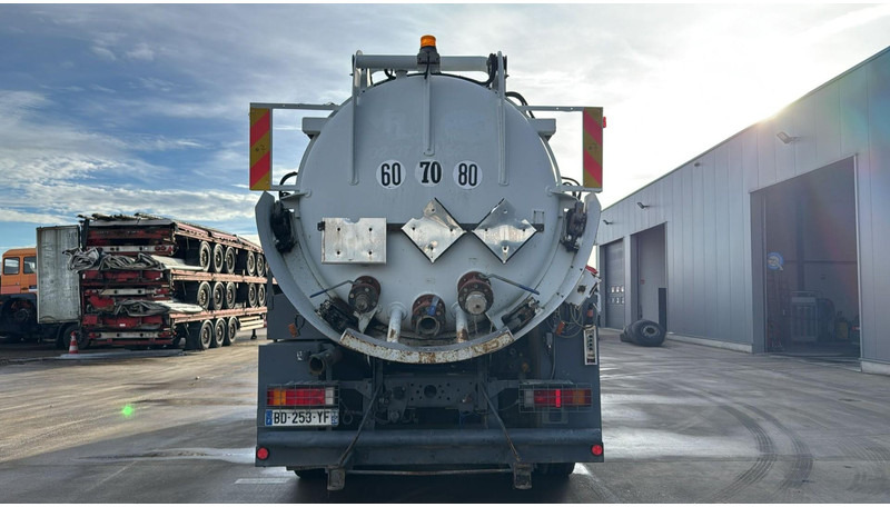 Renault Kerax 370 (10970L / CAMION FRANCAIS / VIDANGEUR / 6X4 / LAMES / GRAND PONT) - Vacuum truck: picture 5 Renault Kerax 370 (10970L / CAMION FRANCAIS / VIDANGEUR / 6X4 / LAMES / GRAND PONT) - Vacuum truck: picture 5