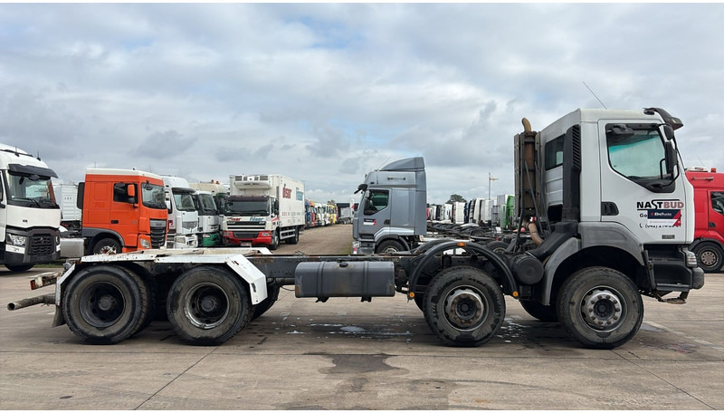 Renault Kerax 370 (BOITE MANUELLE / LAMES / GRAND PONT / STEEL SUSP.) - Cab chassis truck: picture 5 Renault Kerax 370 (BOITE MANUELLE / LAMES / GRAND PONT / STEEL SUSP.) - Cab chassis truck: picture 5