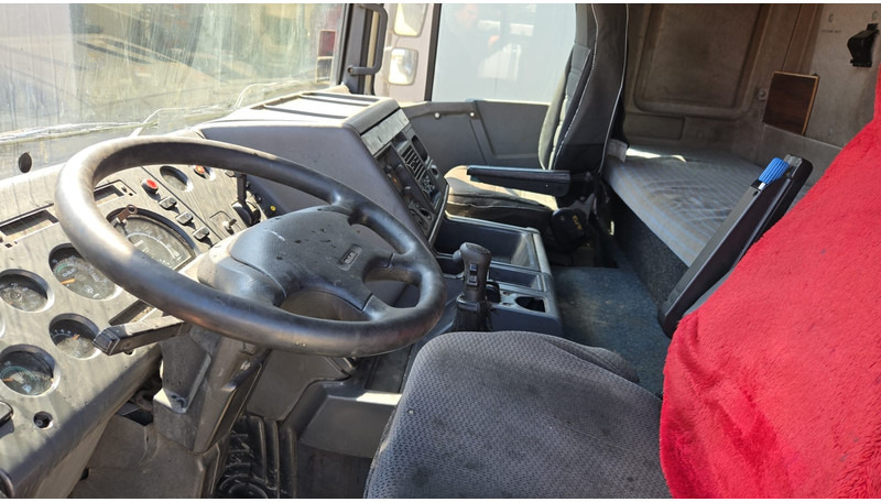 Tractor unit DAF 95 ATI 400 (EURO 2 / MANUAL PUMP / MANUAL GEARBOX / POMPE MANUELLE): picture 15