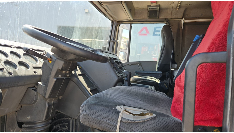 Tractor unit DAF 95 ATI 400 (EURO 2 / MANUAL PUMP / MANUAL GEARBOX / POMPE MANUELLE): picture 11