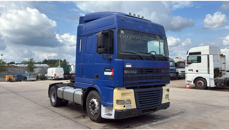 DAF 95 XF 430 (EURO 3 / BOITE MANUELLE / MANUAL GEARBOX) - Tractor unit: picture 3 DAF 95 XF 430 (EURO 3 / BOITE MANUELLE / MANUAL GEARBOX) - Tractor unit: picture 3