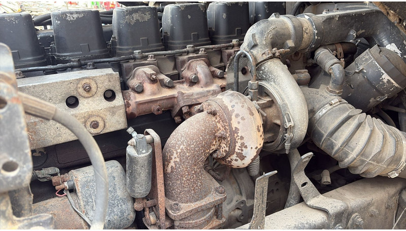 Tractor unit MAN 25.403 (6X2 / 6 CYLINDER / EURO 2 / MANUAL GEARBOX / 8 TYRES): picture 18
