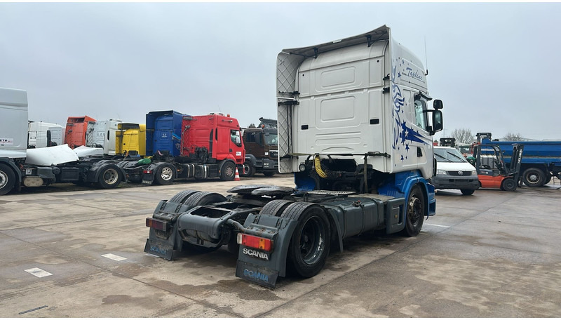 Scania R 420 (FOR PARTS / ENGINE RUNNING AND TRUCK DRIVING / MANUAL GEARBOX) - Tractor unit: picture 5 Scania R 420 (FOR PARTS / ENGINE RUNNING AND TRUCK DRIVING / MANUAL GEARBOX) - Tractor unit: picture 5
