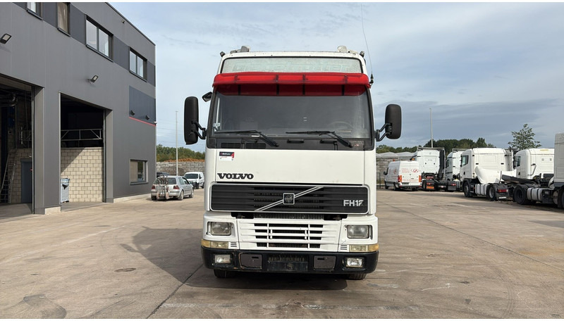 Volvo FH 12.420 (BOITE MANUELLE / MANUAL GEARBOX / PTO / POMPE HYDRAULIQUE) - Tractor unit: picture 2 Volvo FH 12.420 (BOITE MANUELLE / MANUAL GEARBOX / PTO / POMPE HYDRAULIQUE) - Tractor unit: picture 2