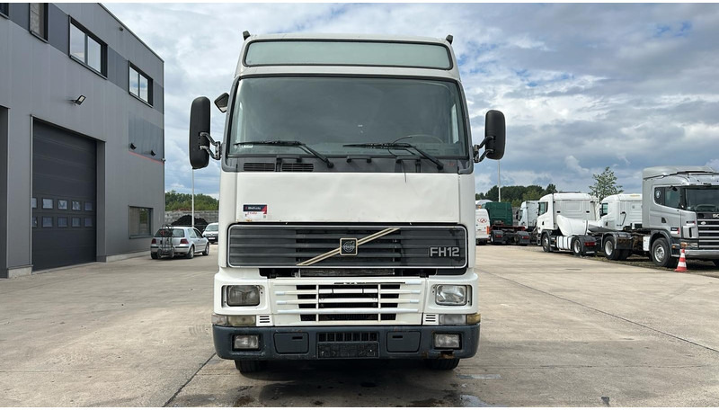 Volvo FH 12.420 (POMPE HYDRAULIQUE / PTO / BOITE MANUELLE / MANUAL GEARBOX) - Tractor unit: picture 5 Volvo FH 12.420 (POMPE HYDRAULIQUE / PTO / BOITE MANUELLE / MANUAL GEARBOX) - Tractor unit: picture 5