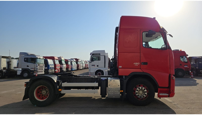 Volvo FH 420 (CLEAN TRUCK / GOOD CONDITION / CHASSIS GOOD) - Tractor unit: picture 5 Volvo FH 420 (CLEAN TRUCK / GOOD CONDITION / CHASSIS GOOD) - Tractor unit: picture 5
