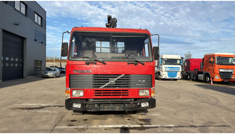 Volvo FL 10 - 320 (MANUAL PUMP / STEEL SUSP. / CRANE / LAMES / POMPE MANUELLE) - Dropside/ Flatbed truck, Crane truck: picture 2 Volvo FL 10 - 320 (MANUAL PUMP / STEEL SUSP. / CRANE / LAMES / POMPE MANUELLE) - Dropside/ Flatbed truck, Crane truck: picture 2