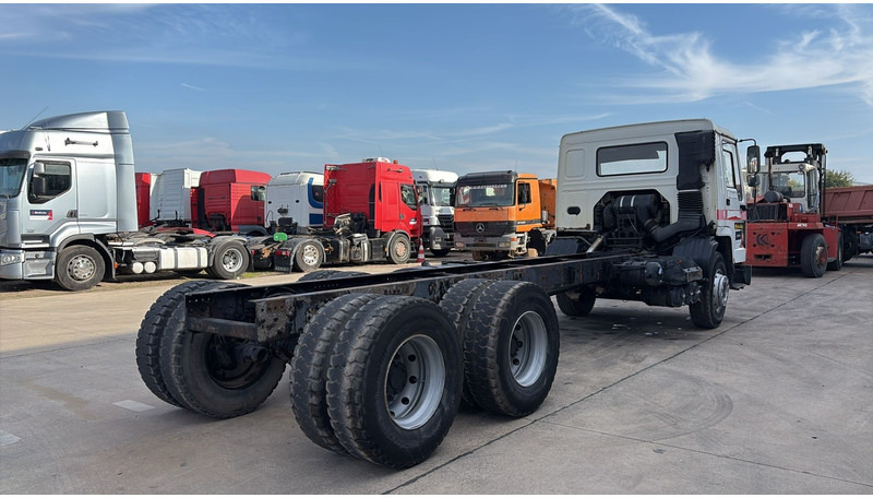 Volvo FL 7 (6X4 / LAMES / POMPE MANUELLE / MANUAL PUMP / STEEL SUSP.) - Cab chassis truck: picture 5 Volvo FL 7 (6X4 / LAMES / POMPE MANUELLE / MANUAL PUMP / STEEL SUSP.) - Cab chassis truck: picture 5