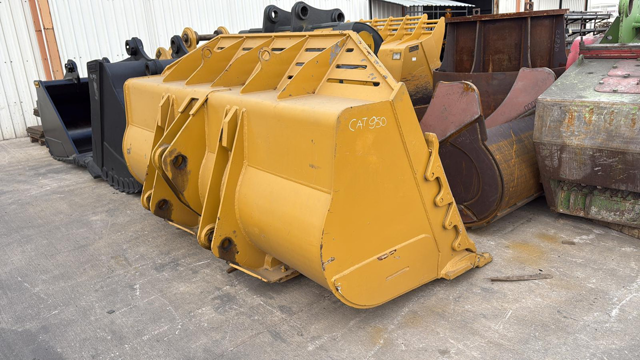 CAT 950 Rock Bucket - Wheel loader: picture 2 CAT 950 Rock Bucket - Wheel loader: picture 2