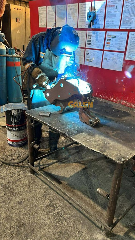 CATERPILLAR 305 Mini Excavator Bucket - Excavator bucket for Mini excavator: picture 5 CATERPILLAR 305 Mini Excavator Bucket - Excavator bucket for Mini excavator: picture 5