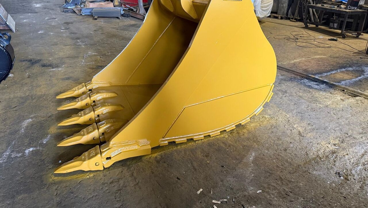 Caterpillar 352 General Purpose Bucket - Excavator bucket: picture 1 Caterpillar 352 General Purpose Bucket - Excavator bucket: picture 1