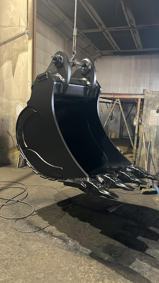 Volvo EC380 Channel Bucket - Excavator bucket for Crawler excavator: picture 2 Volvo EC380 Channel Bucket - Excavator bucket for Crawler excavator: picture 2