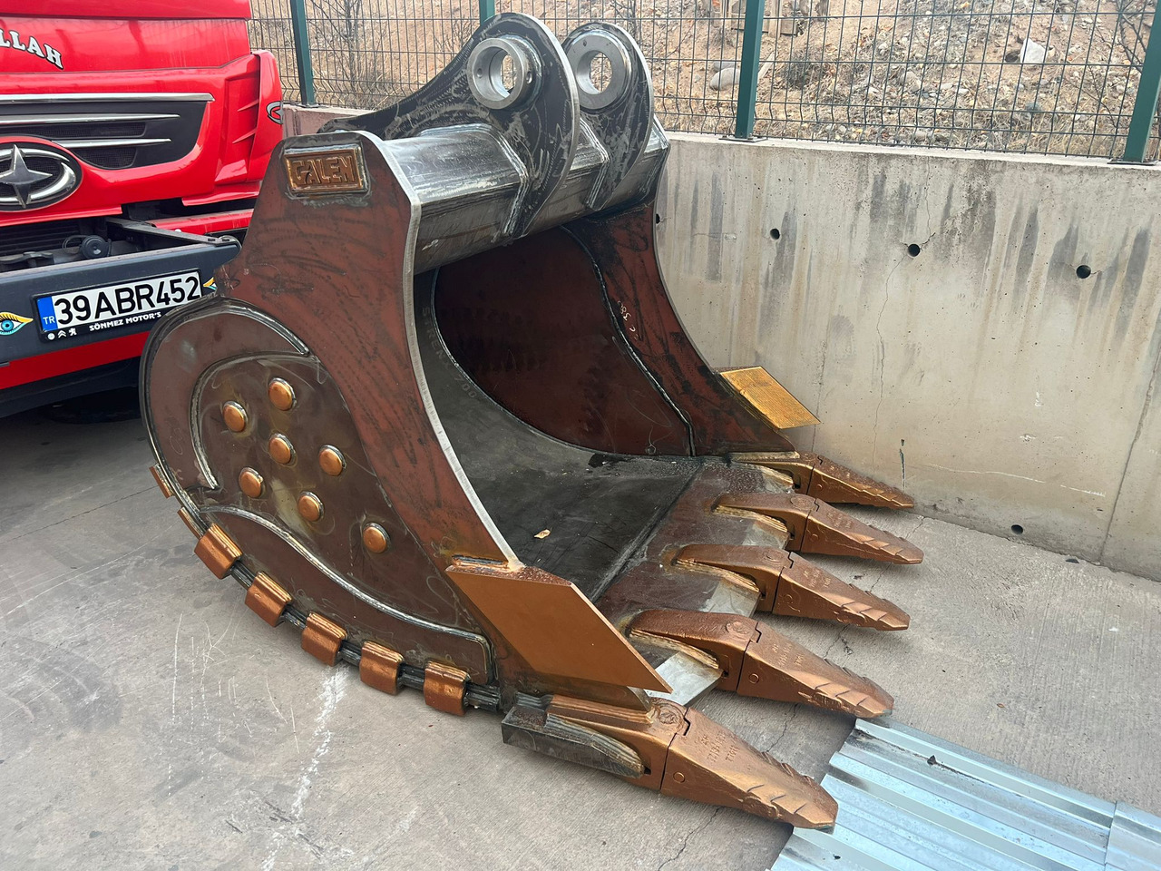 Volvo EC380 Exhibiton Bucket - Excavator bucket for Crawler excavator: picture 1 Volvo EC380 Exhibiton Bucket - Excavator bucket for Crawler excavator: picture 1