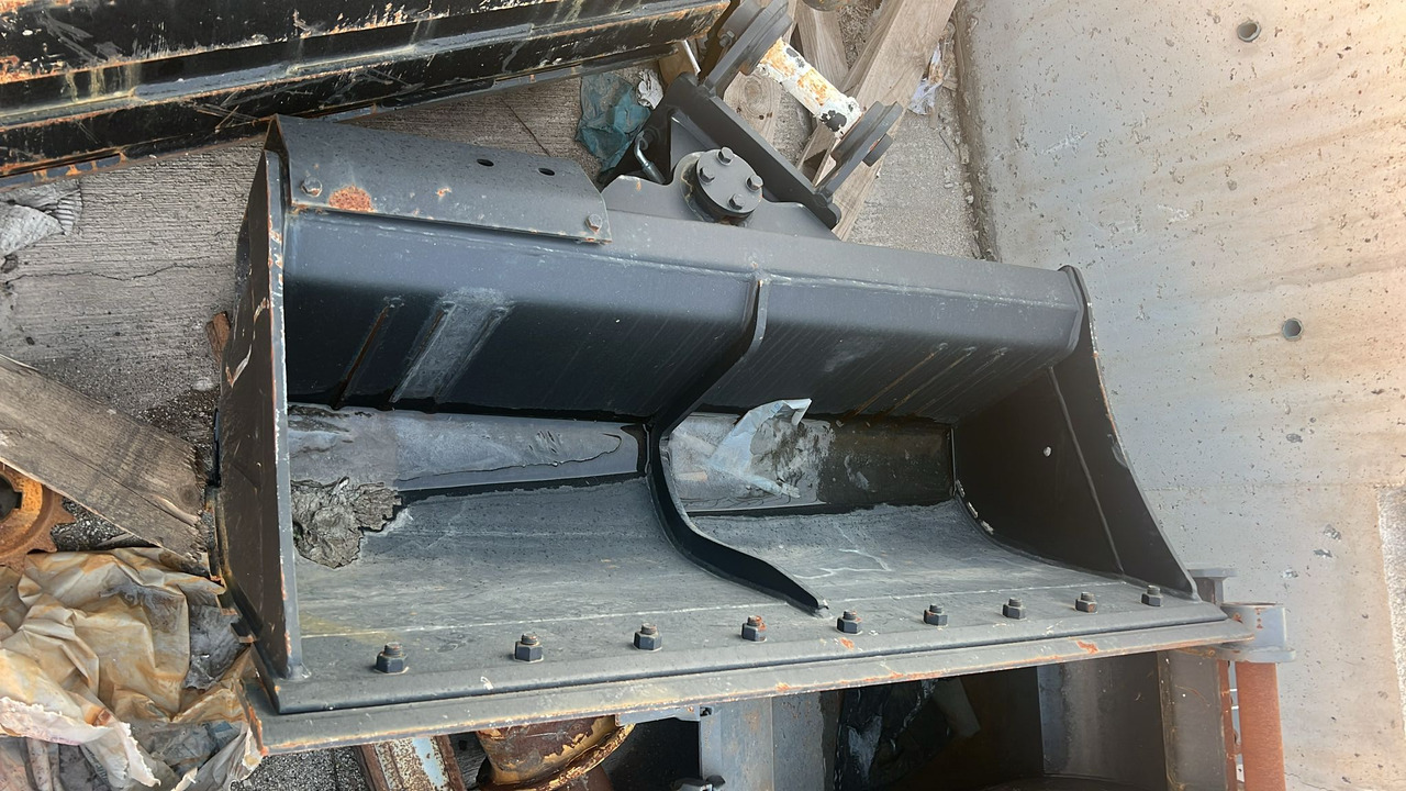 Volvo ECR50 Tilt Bucket - Excavator bucket for Mini excavator: picture 3 Volvo ECR50 Tilt Bucket - Excavator bucket for Mini excavator: picture 3