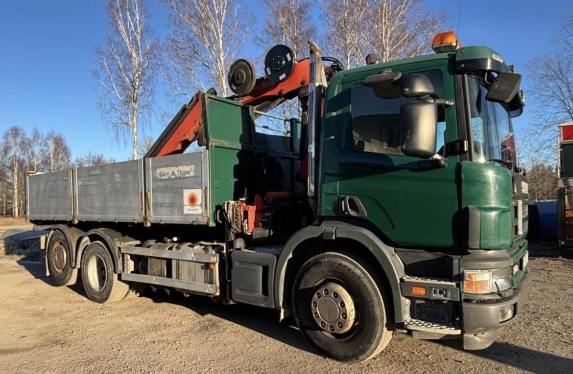 Scania P124 - Autotransporter truck, Crane truck: picture 2 Scania P124 - Autotransporter truck, Crane truck: picture 2
