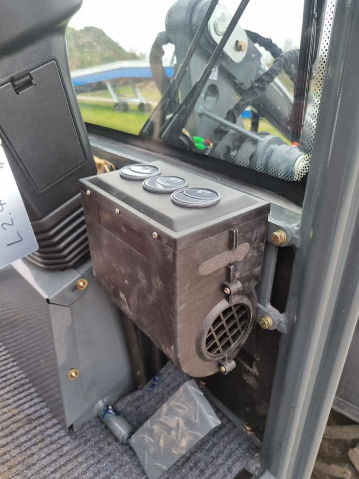 WCM L2412 - Wheel loader: picture 1 WCM L2412 - Wheel loader: picture 1