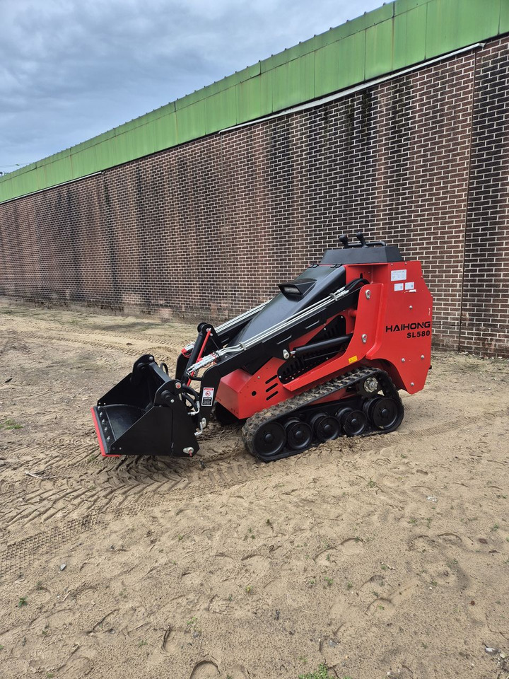 WCM-SL380 - Skid steer loader: picture 4 WCM-SL380 - Skid steer loader: picture 4